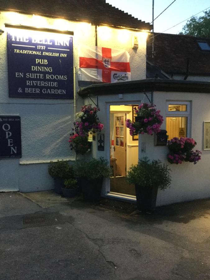 The Bell Inn Salisbury Ngoại thất bức ảnh