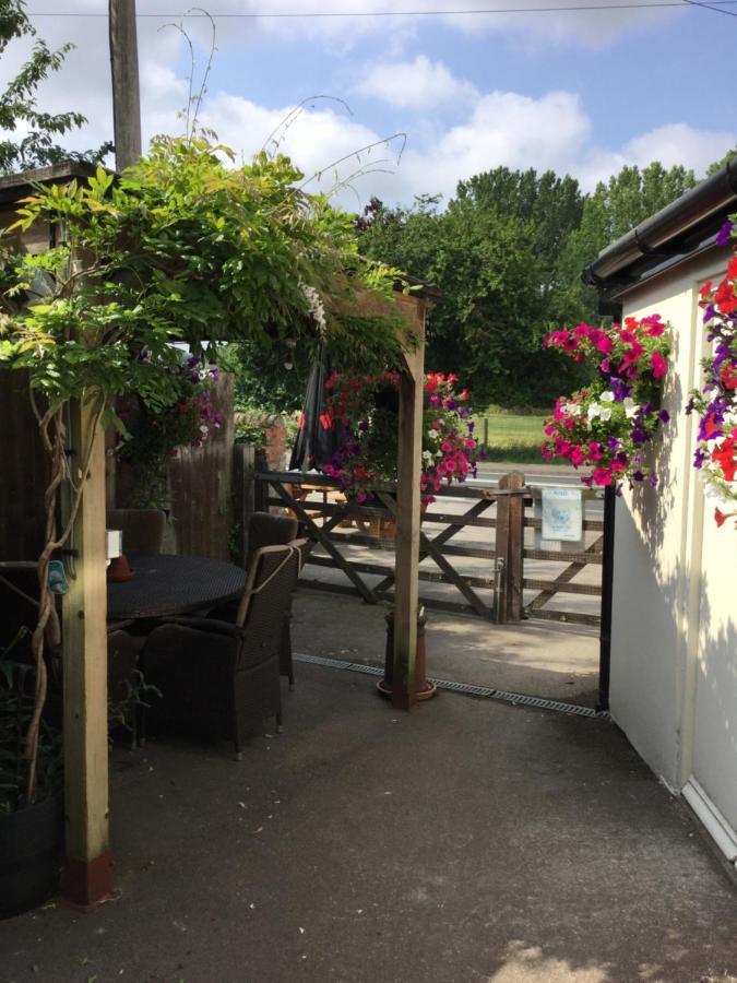The Bell Inn Salisbury Ngoại thất bức ảnh