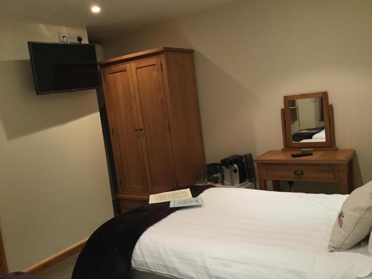 The Bell Inn Salisbury Ngoại thất bức ảnh