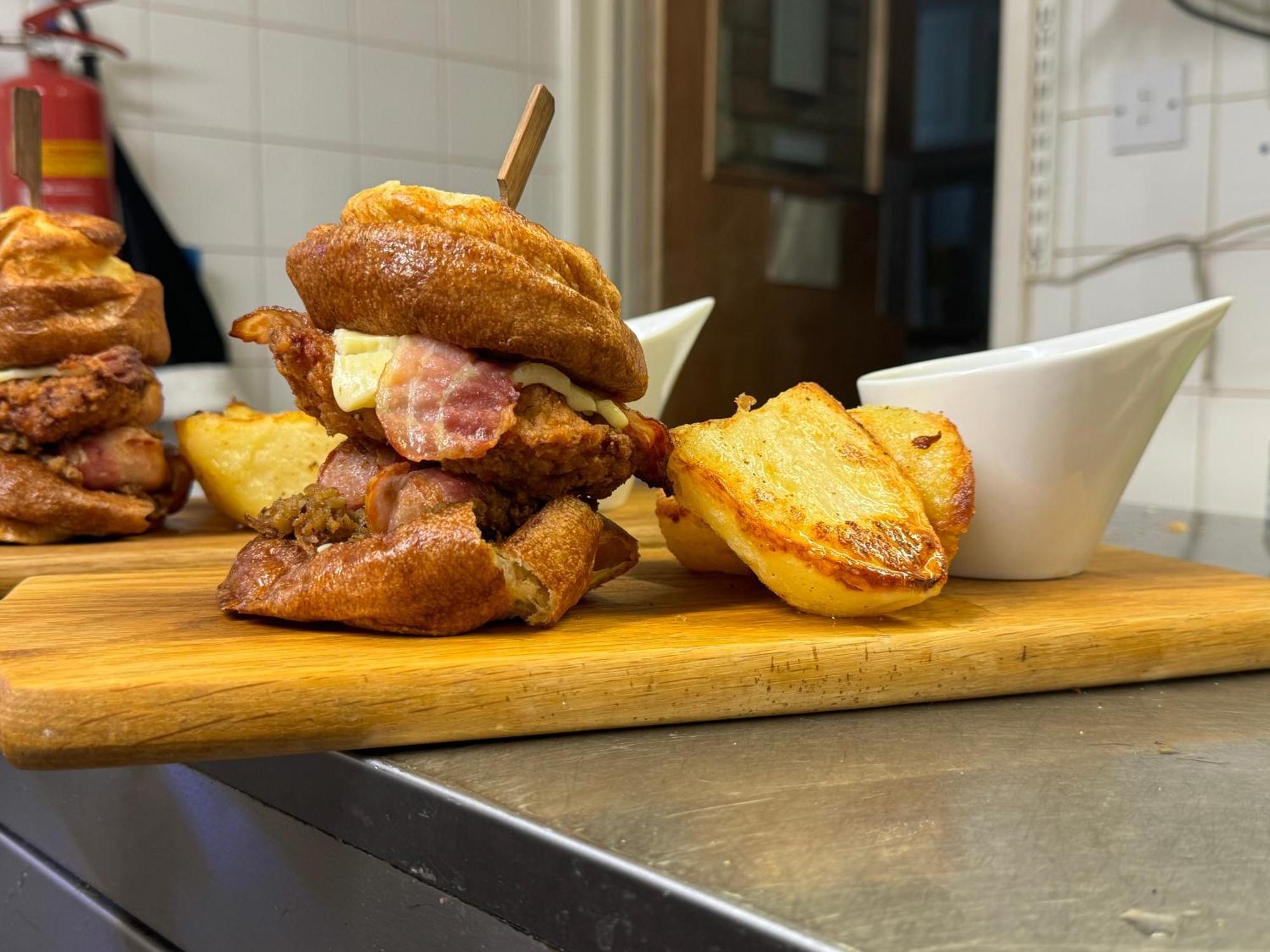 The Bell Inn Salisbury Ngoại thất bức ảnh